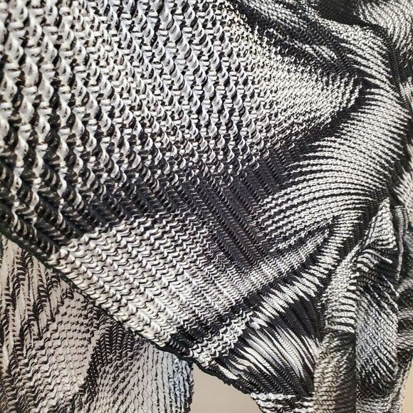 KAKTUS Tunic Size Large Asymmetric Handkerchief Hem black/white Top Mesh Scoop - Picture 8 of 13